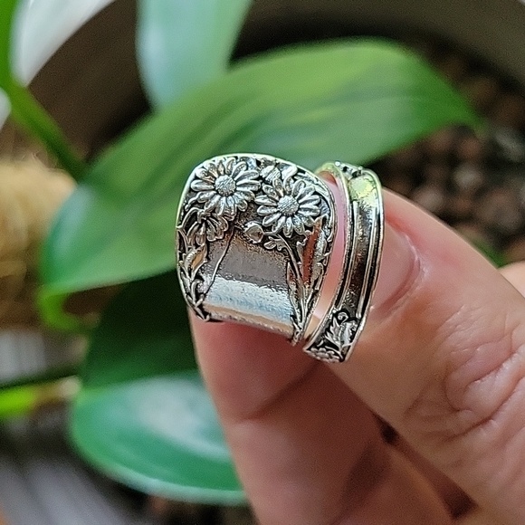 Sunflower Spoon Ring, adjustable - Picture 6 of 7